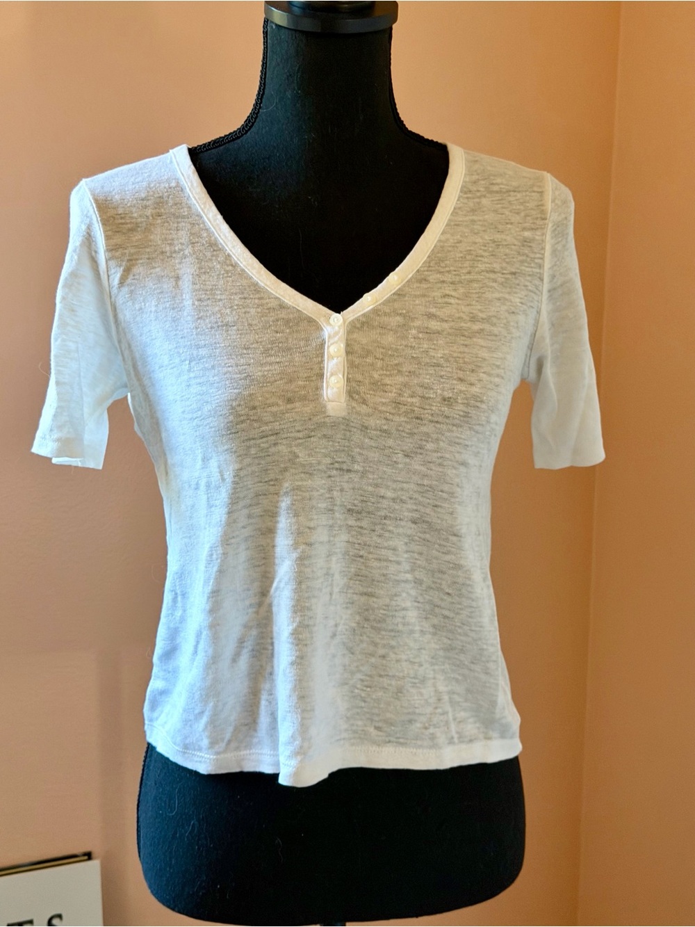 Banana Republic White linen Short Sleeve V-Neck Henley Tee